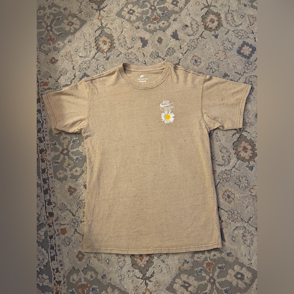 NIKE SPORTSWEAR MAX90 NIKE DAY TEE LOOSE FIT SZ MENS SMALL LIGHT STONE